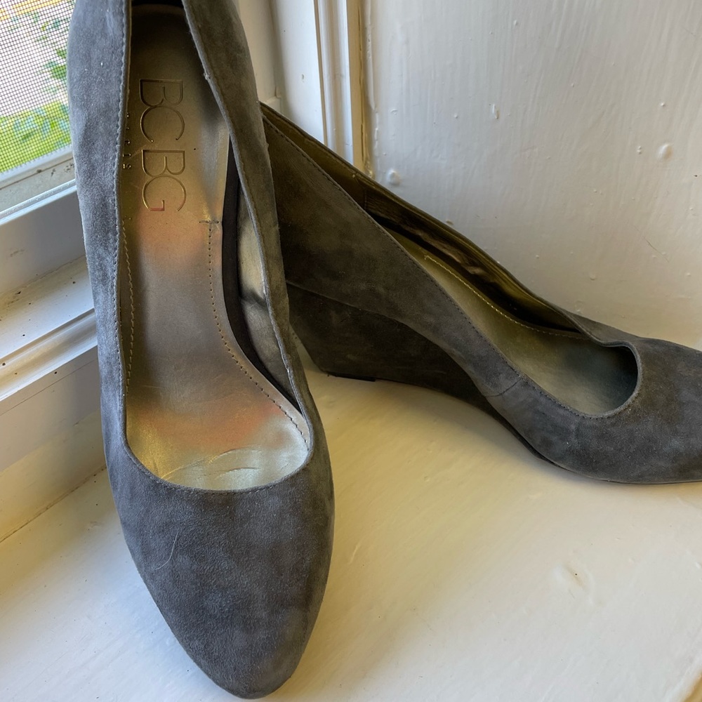 BCBG gray suede wedges.